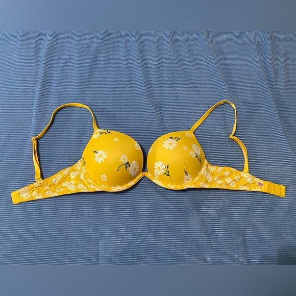 PINK Victoria’s Secret: Wear Everywhere Super Push-up Bra - Picture 5 of 11